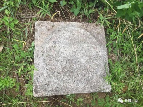 怀柔长城保护员发现长城文物“柱础石”