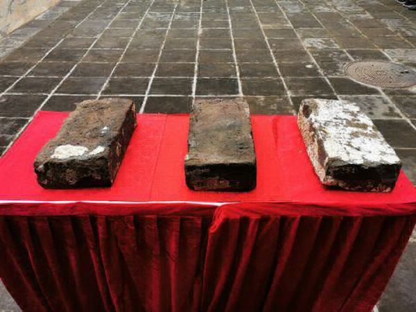 岔道城村民捐出近500年历史长城砖